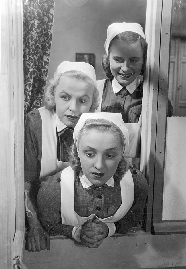 tyttoastuuelamaan1still