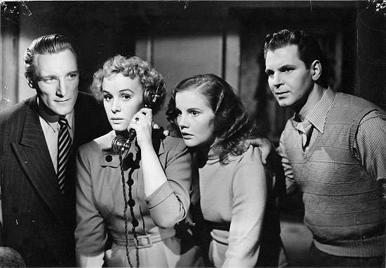 suomalaistyttojatukholmassa2still