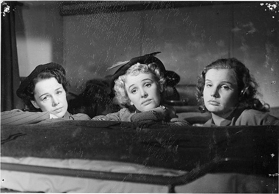 suomalaistyttojatukholmassa3still