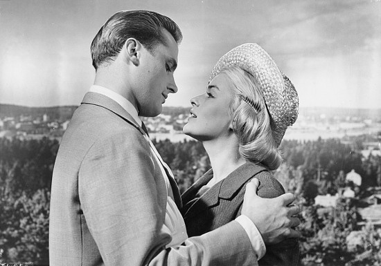 totuusonarmotonstill1